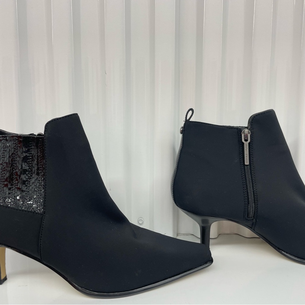 Donal J. Pilner Women”s Bkack Latour Booties Size 9.5